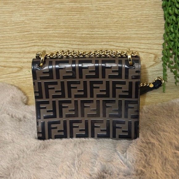 Fendi Black/brown Zucca Embossed Leather Small Kan U Shoulder Bag - Picture 5 of 15